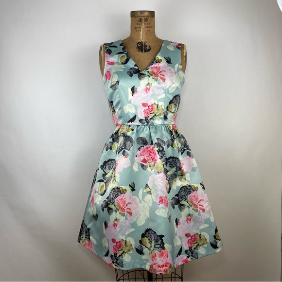 EUC CeCe By Cynthia Steffe Blue V-Neck Floral-Printed Fit and Flare Dress size 2 - Picture 14 of 14